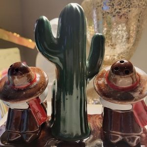 1950s Mexican/southwest siesta Salt&Pepper set